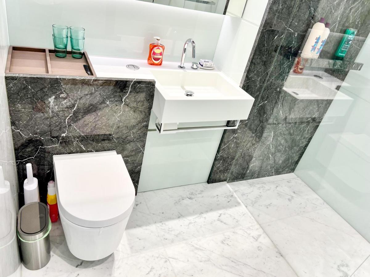 Deluxe Entire Studio Next To Eye & Trafalgar Square Londra